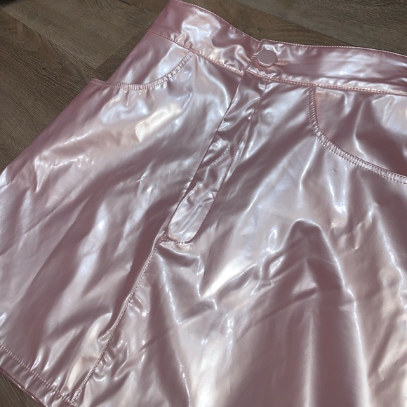 Michael Lo Sordo Patent Vegan Mini-Skirt - Picture 3 of 9